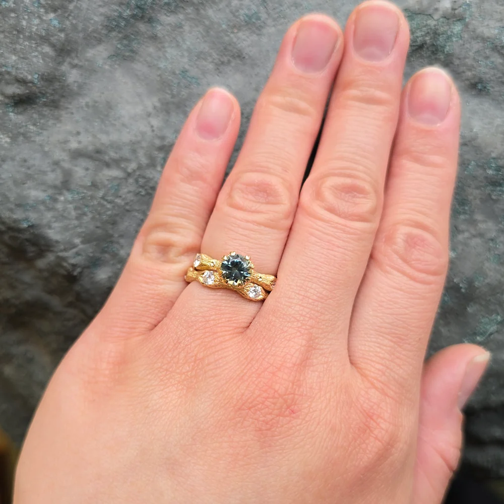 Diamond Wedding Band in 18K Yellow Gold - "Nectere" - Image 4
