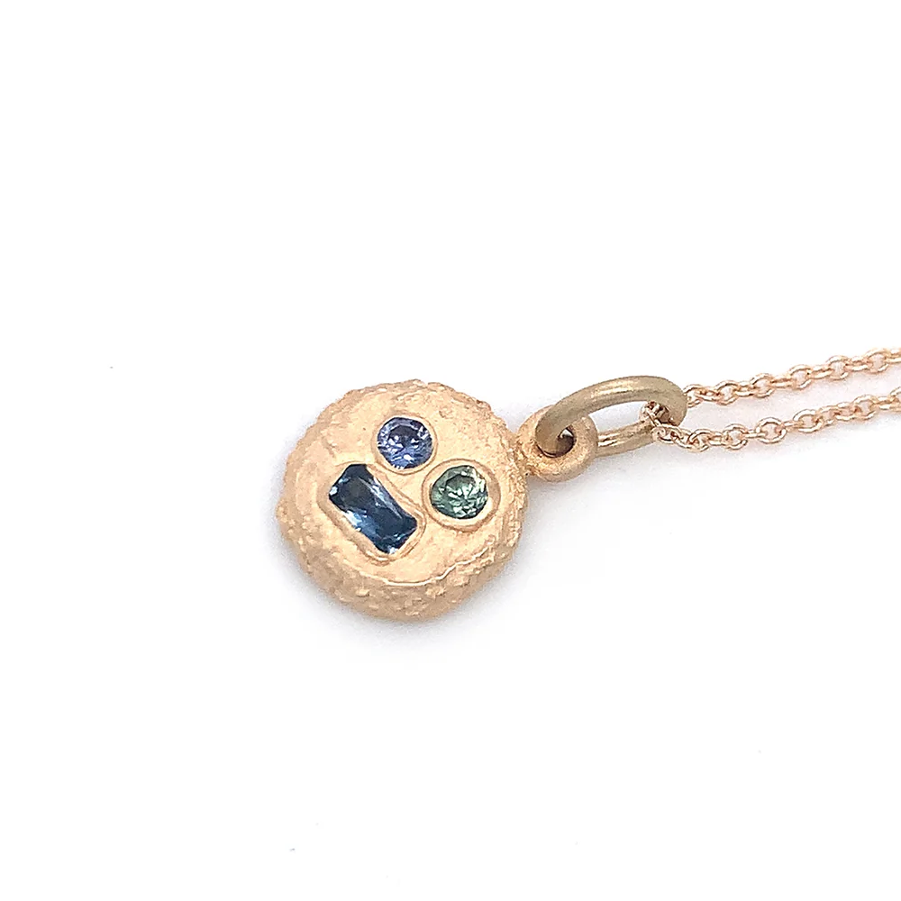 Montana Sapphire Yellow Gold Necklace - "Sea Floor Medallion" - Image 4